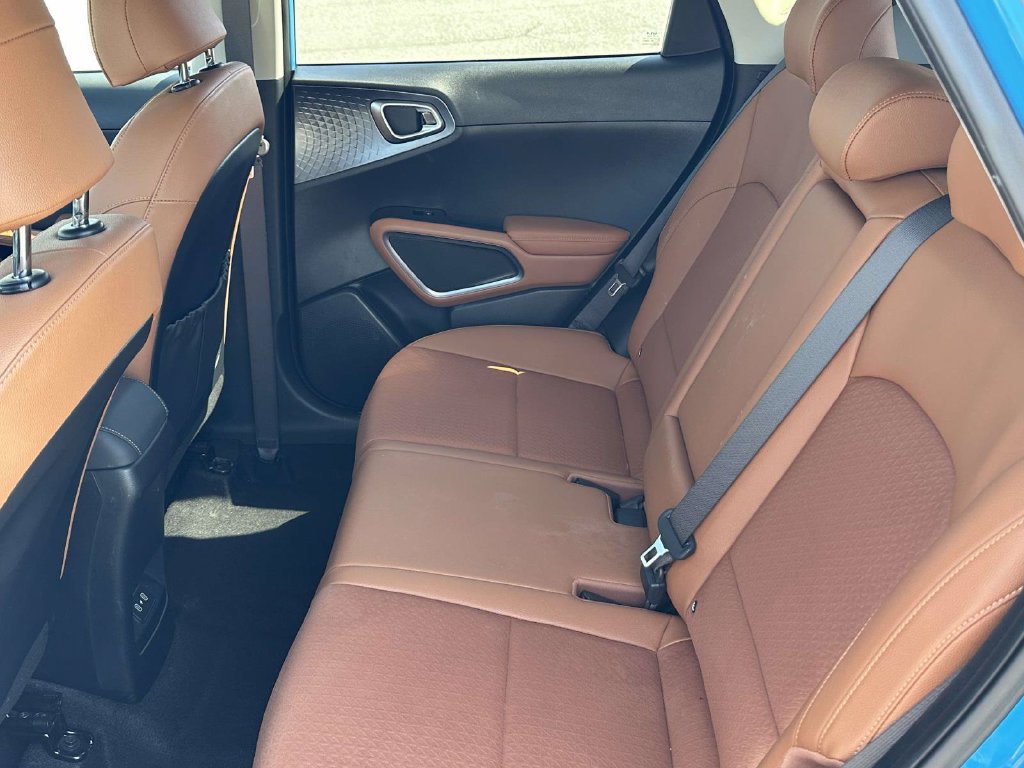 Used 2025 Kia Soul EX FWD image 12