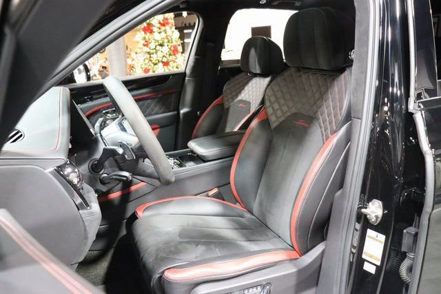 Used 2021 Bentley Bentayga Speed AWD/4WD image 33
