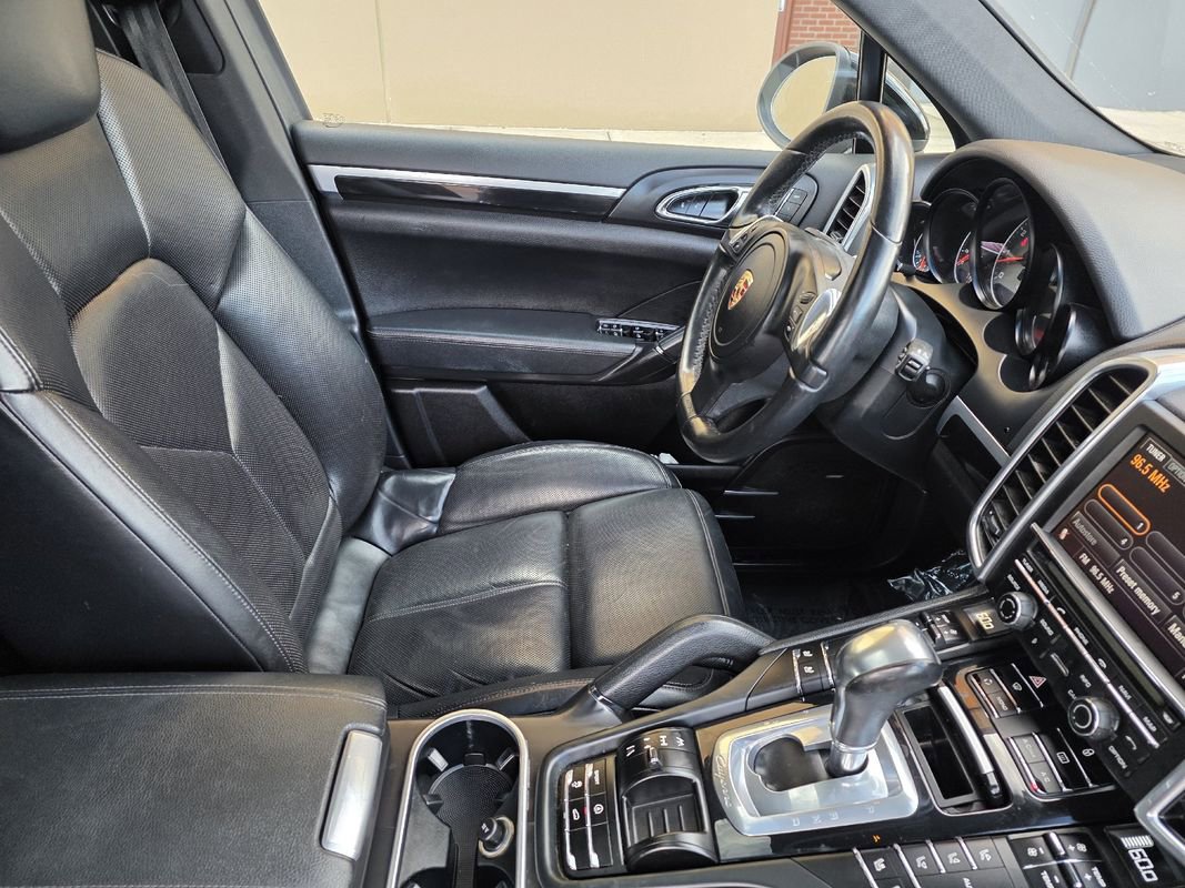 Used 2012 Porsche Cayenne S image 38