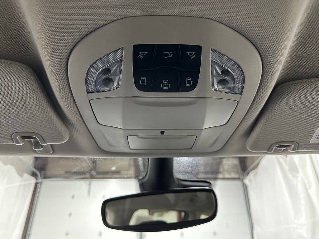 Used 2023 Chrysler Voyager LX image 42