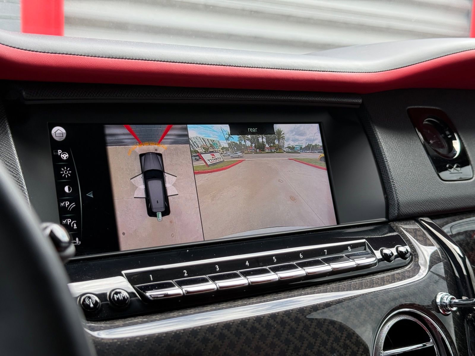 Used 2022 Rolls-Royce Cullinan Black Badge image 24