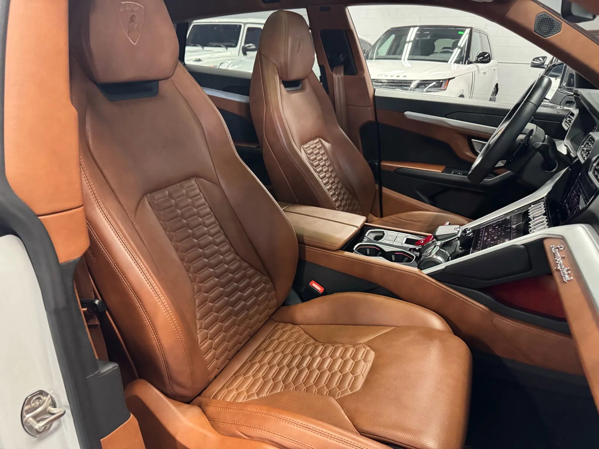 Used 2021 Lamborghini Urus image 39