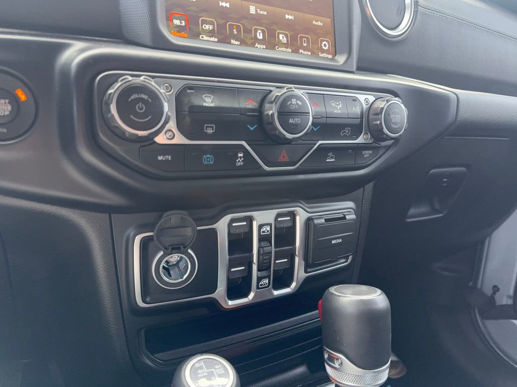Used 2023 Jeep Wrangler Unlimited Sahara image 20