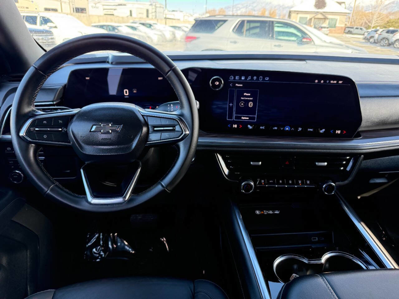 Used 2025 Chevrolet Suburban Z71 image 33