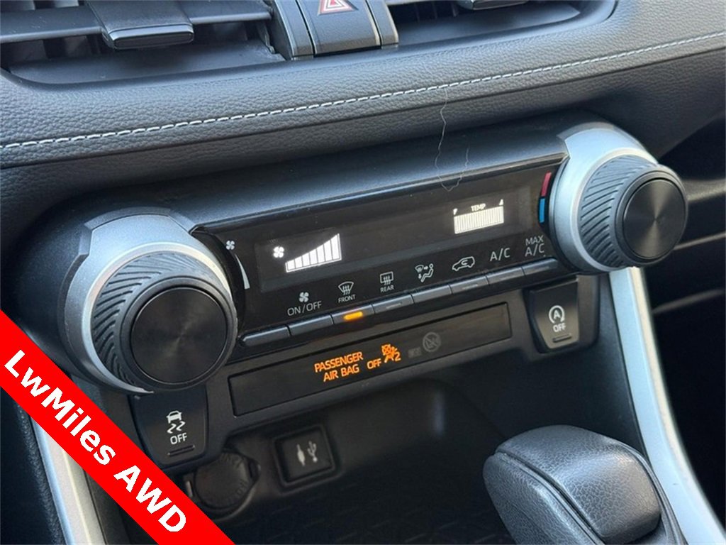 Used 2019 Toyota RAV4 LE w/ All Weather Liner Package image 28