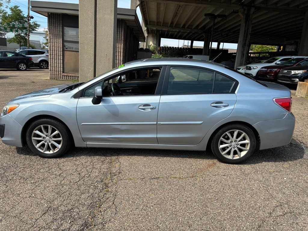 Used 2013 Subaru Impreza 2.0i Premium w/ All-Weather Pkg AWD/4WD image 2