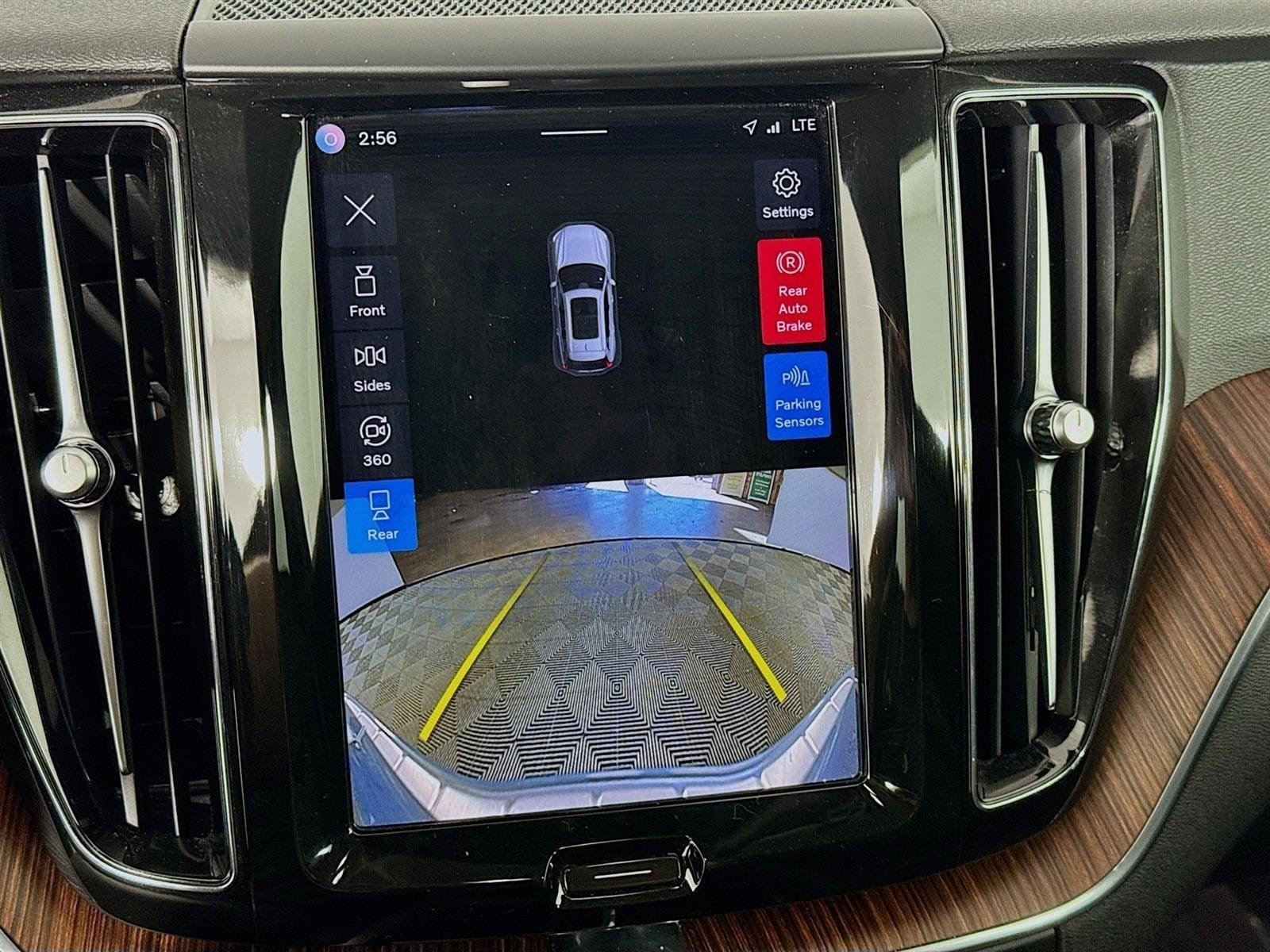 Used 2023 Volvo XC60 B5 Plus w/ Climate Package image 18