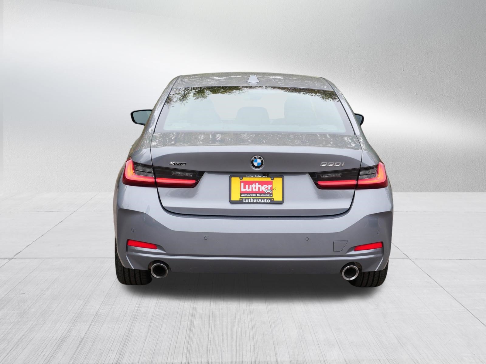 Used 2023 BMW 330i xDrive Sedan w/ Premium Package AWD/4WD image 6