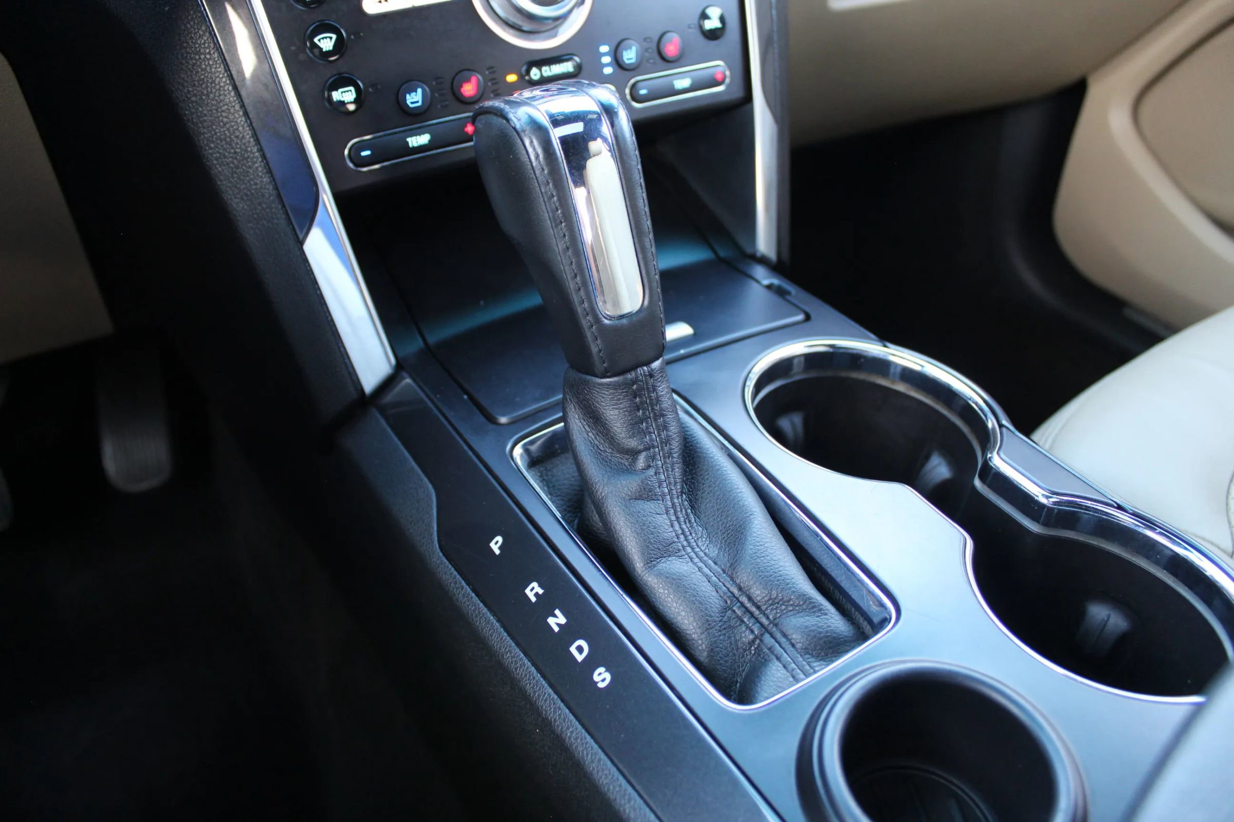 Used 2017 Ford Explorer Limited w/ Equipment Group 301A image 18