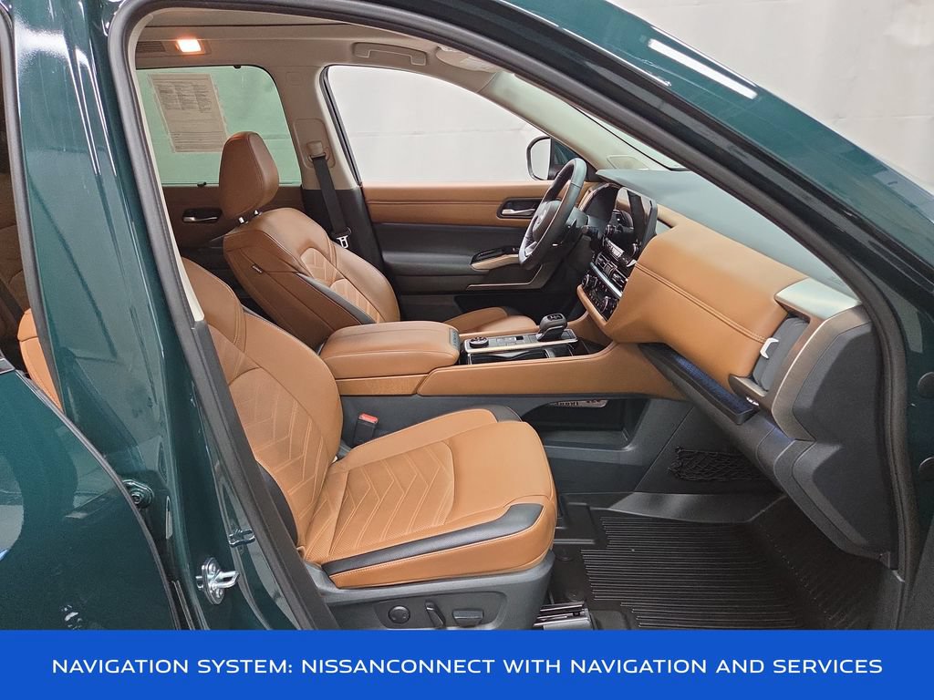 Used 2025 Nissan Pathfinder Platinum AWD/4WD image 12