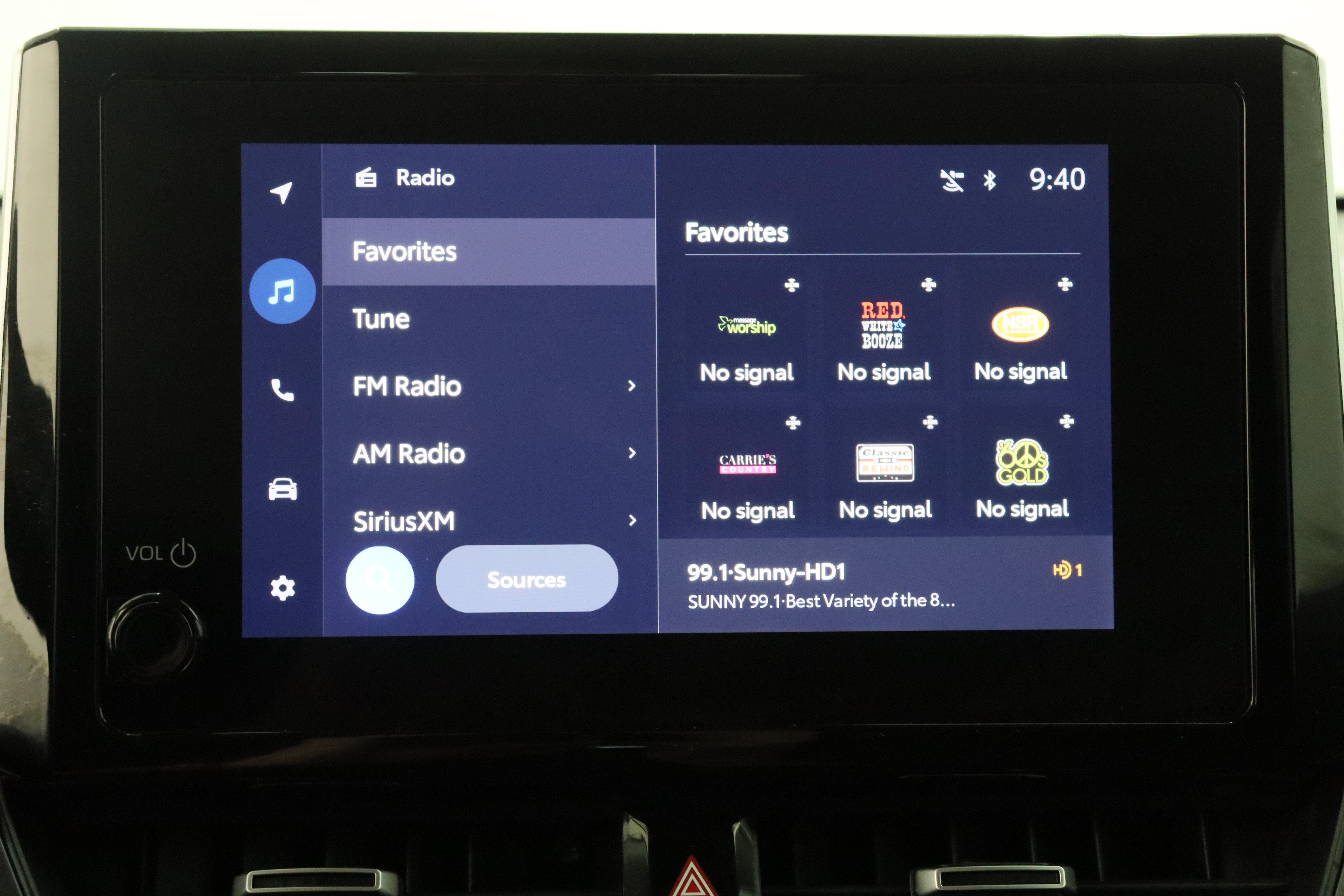 Used 2023 Toyota Corolla Cross XLE w/ Convenience Package FWD image 19