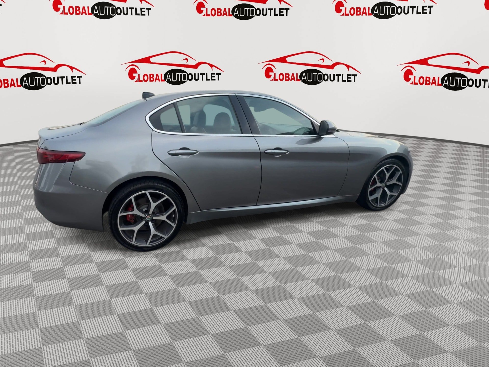 Used 2019 Alfa Romeo Giulia Ti w/ Cold Weather Package AWD/4WD image 8