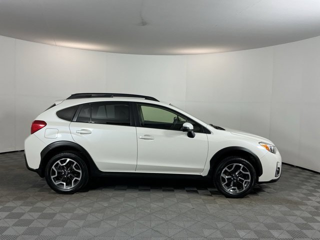 Used 2016 Subaru Crosstrek 2.0i Limited w/ Popular Package #1 AWD/4WD image 4