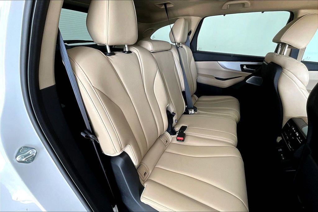 Certified 2026 Acura MDX w/ Technology Package FWD image 33