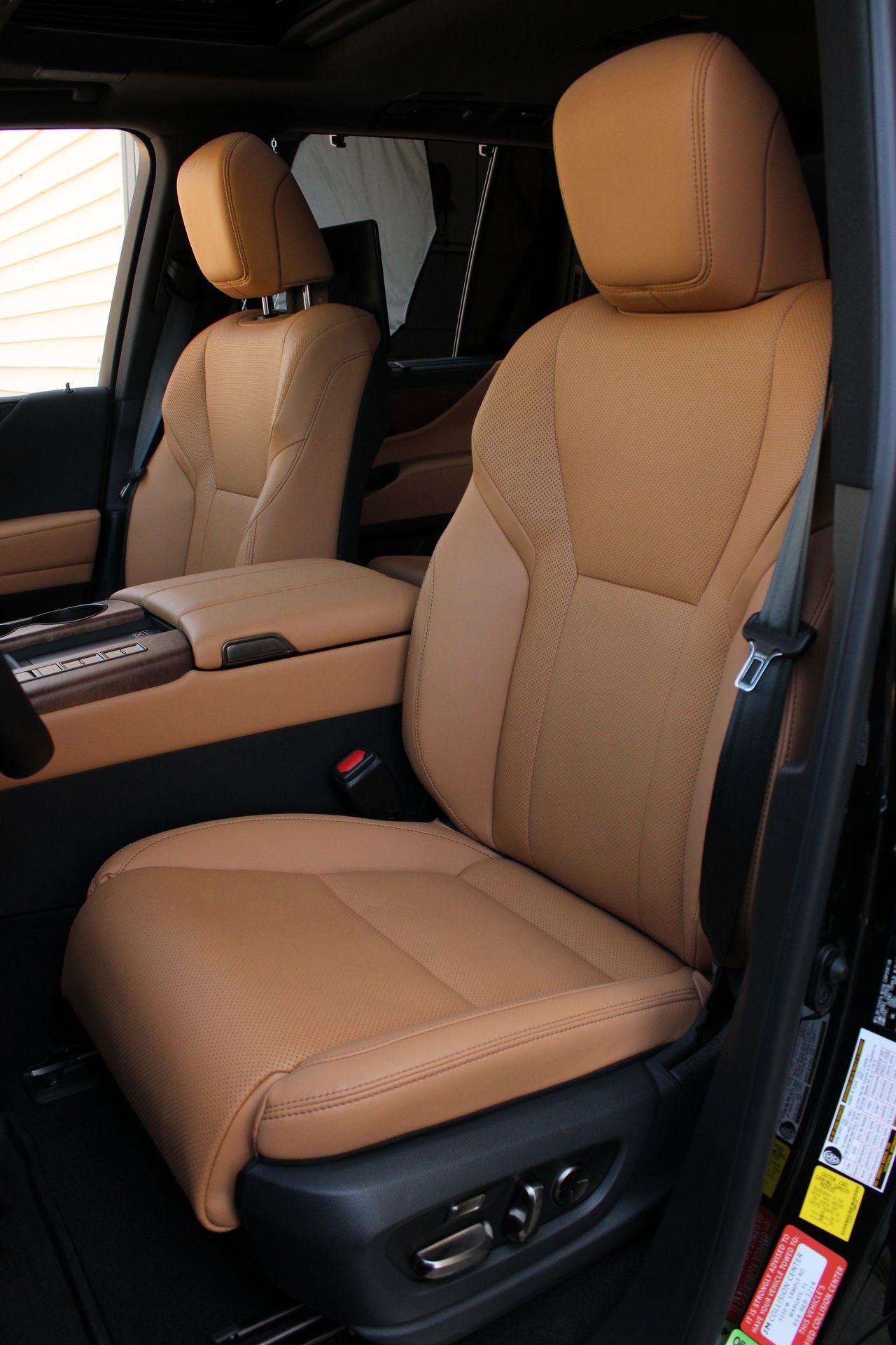 Used 2026 Lexus LX 700h Luxury AWD/4WD image 9