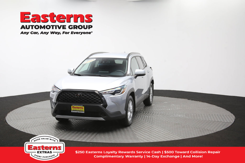 Used 2022 Toyota Corolla Cross LE AWD/4WD image 51