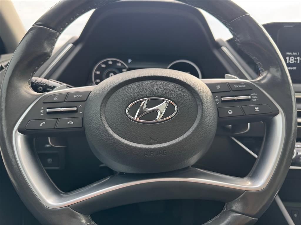 Used 2023 Hyundai Sonata Limited w/ Preferred Accessory Package FWD image 16