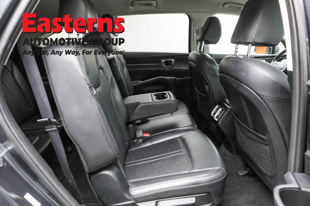 Used 2024 Kia Sorento S image 24