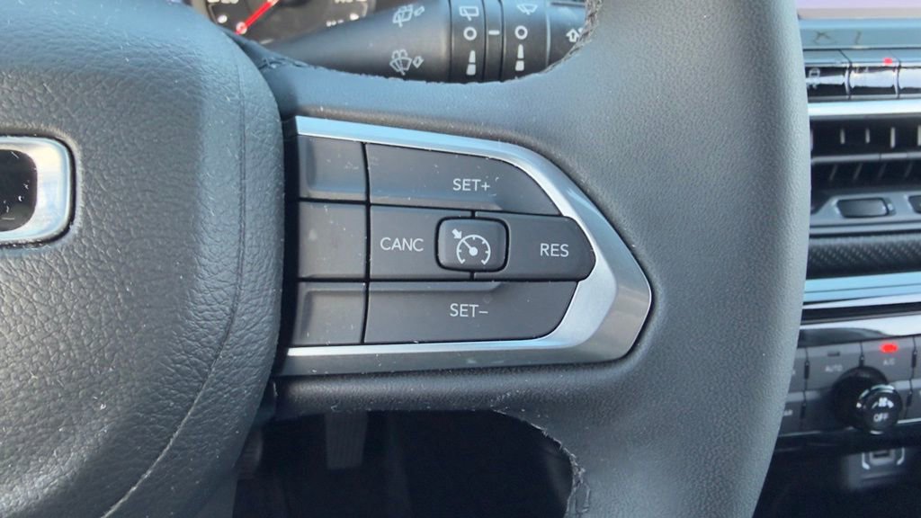 Used 2024 Jeep Compass Latitude w/ Sun and Sound Group image 9