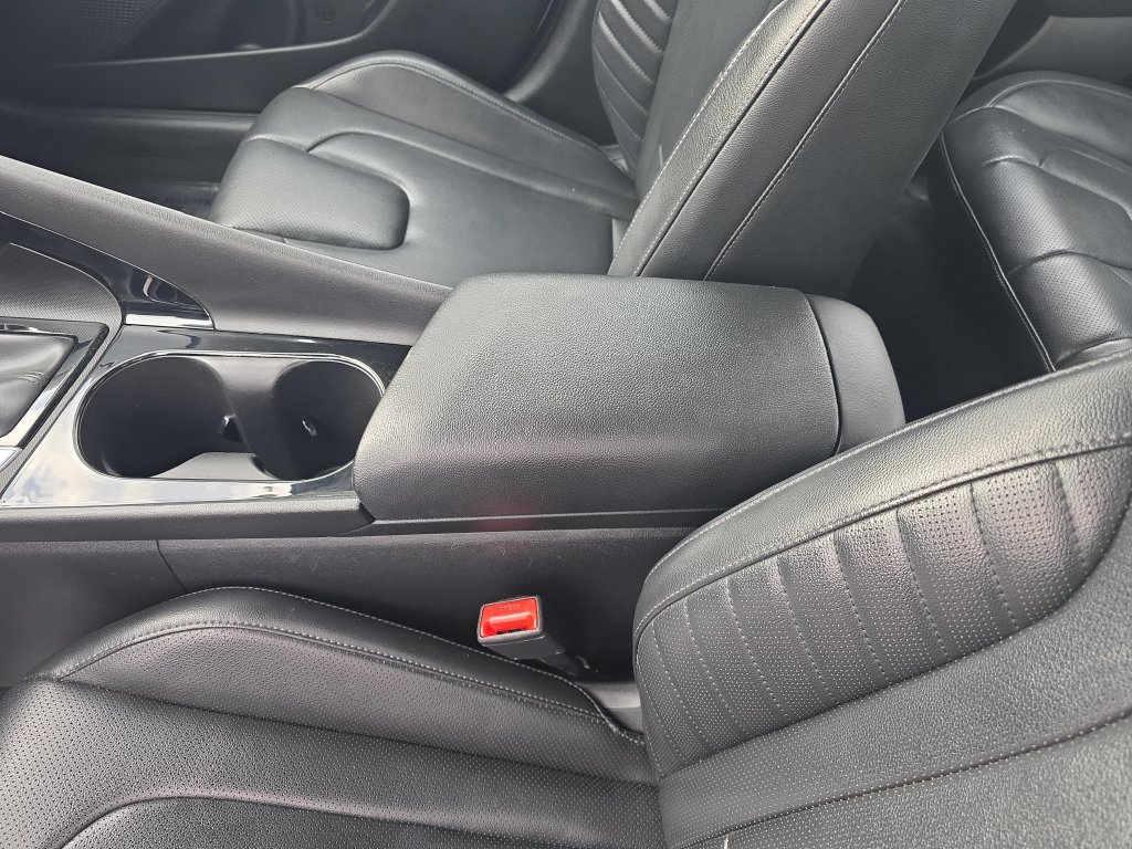 Used 2024 Hyundai Elantra Limited FWD image 25