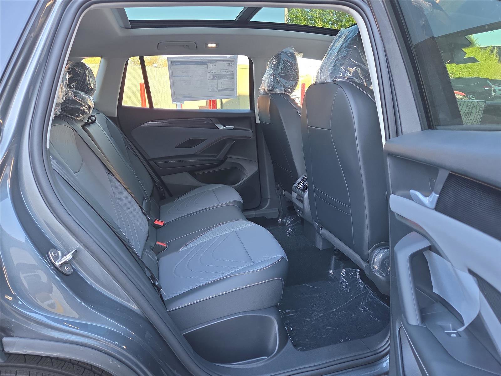 New 2026 Volkswagen Tiguan SE AWD/4WD image 27