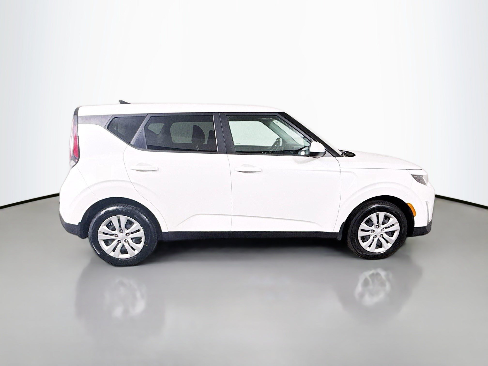 Used 2023 Kia Soul LX FWD image 11