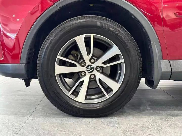 Used 2018 Toyota RAV4 XLE w/ Plus Extra Value Package AWD/4WD image 15