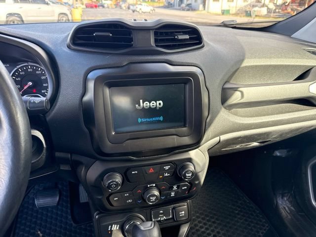 Used 2021 Jeep Renegade Latitude w/ Convenience Group AWD/4WD image 10
