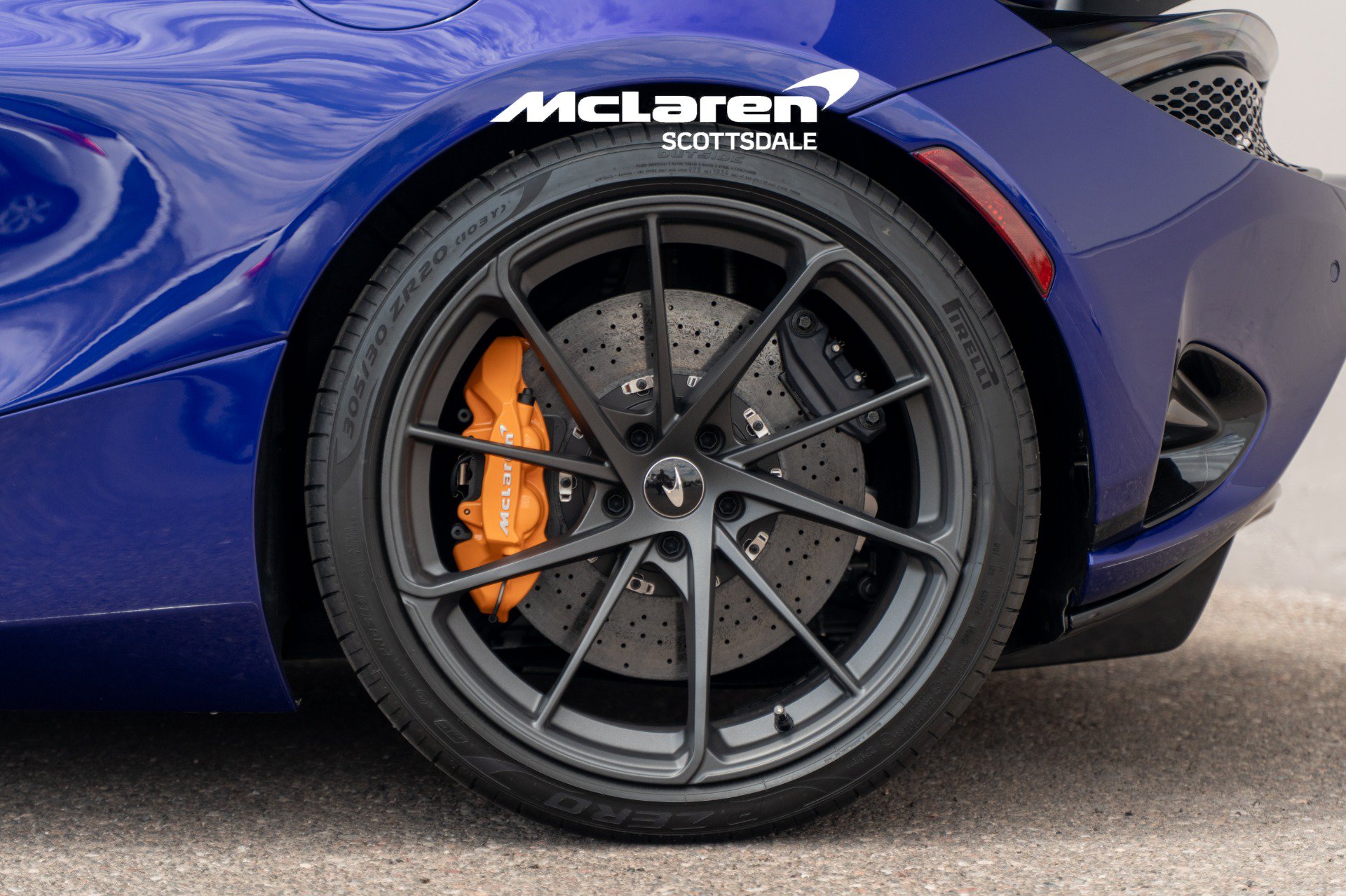 Used 2026 McLaren 750S Spider RWD image 29