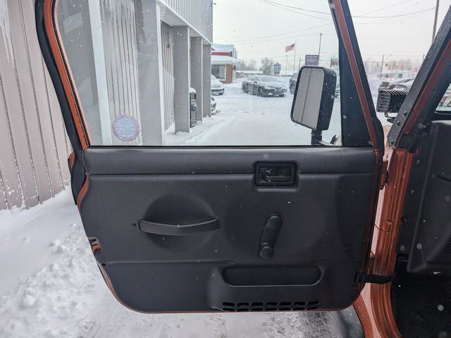Used 2000 Jeep Wrangler SE image 8