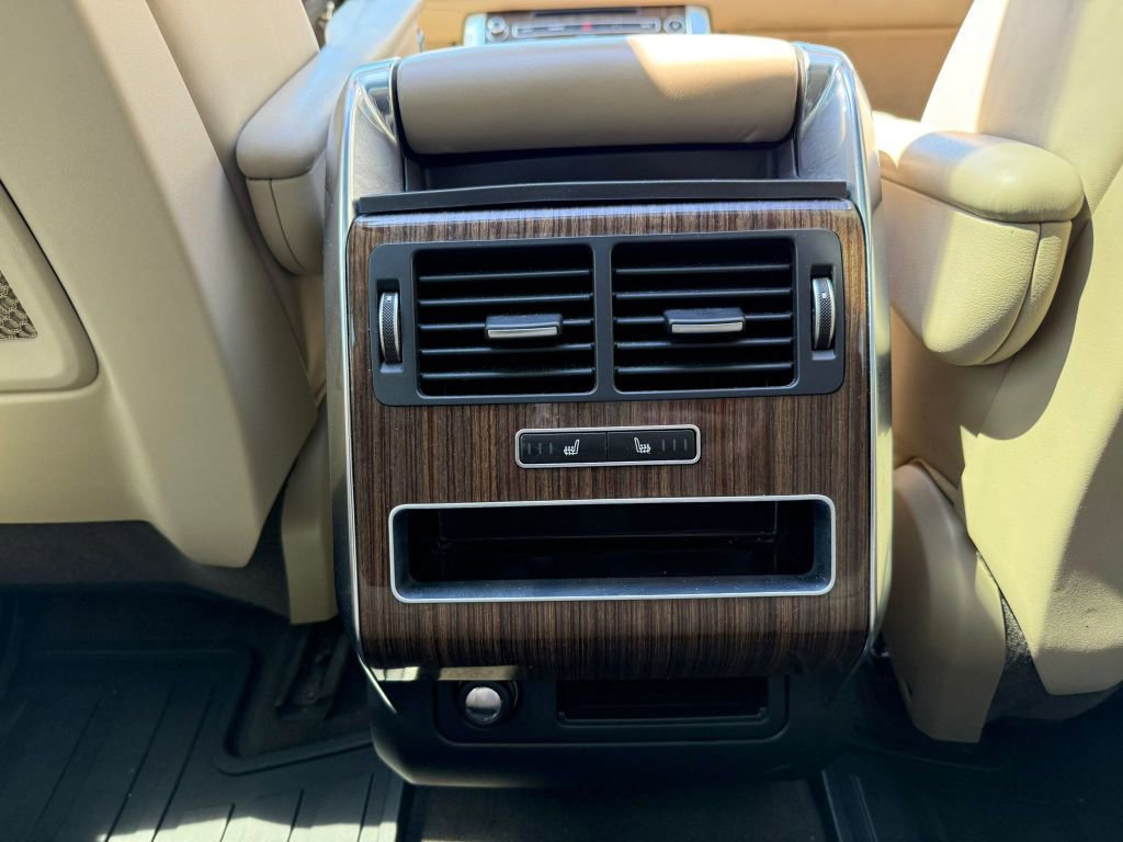 Used 2014 Land Rover Range Rover Sport HSE image 32