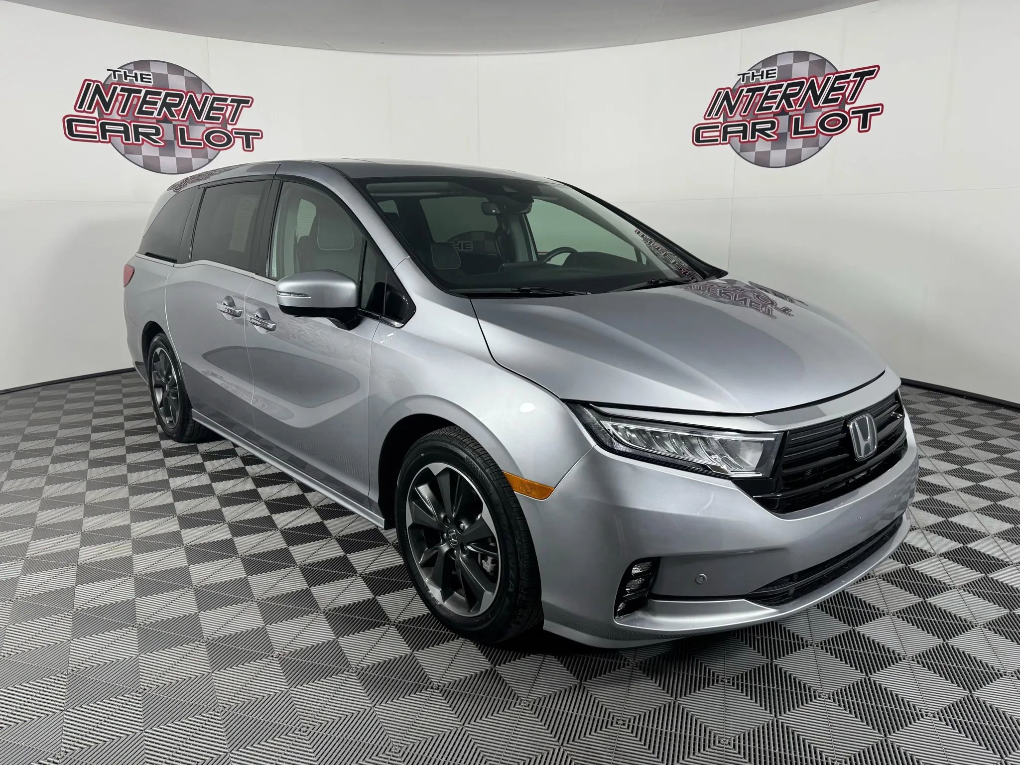 Used 2024 Honda Odyssey Elite image 9