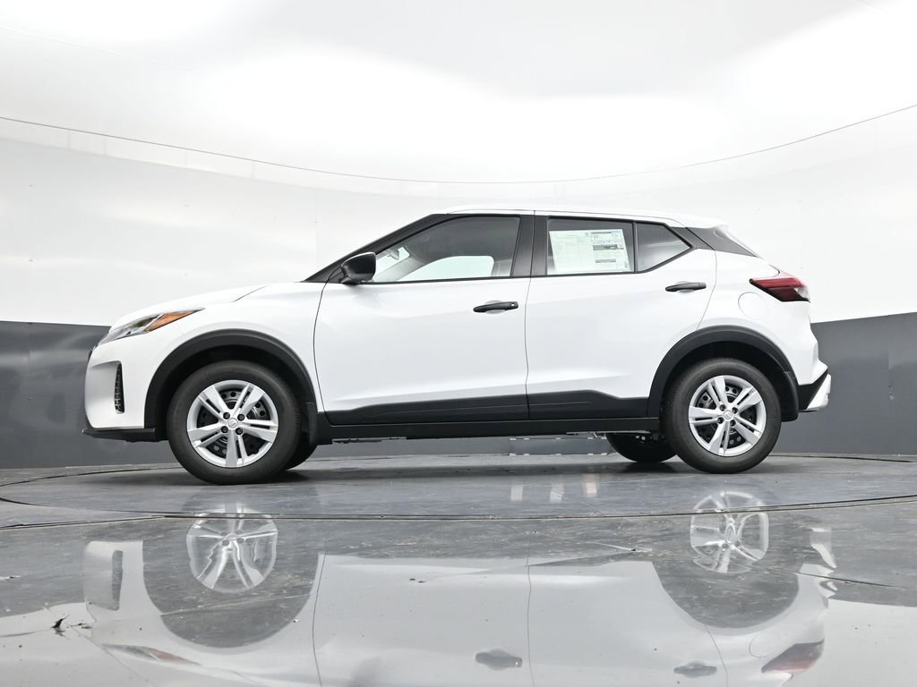 Certified 2025 Nissan Kicks Play S FWD image 38