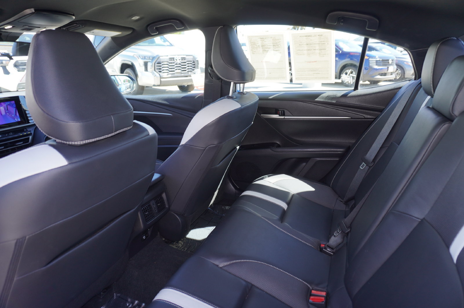 Certified 2025 Toyota Camry SE FWD image 9