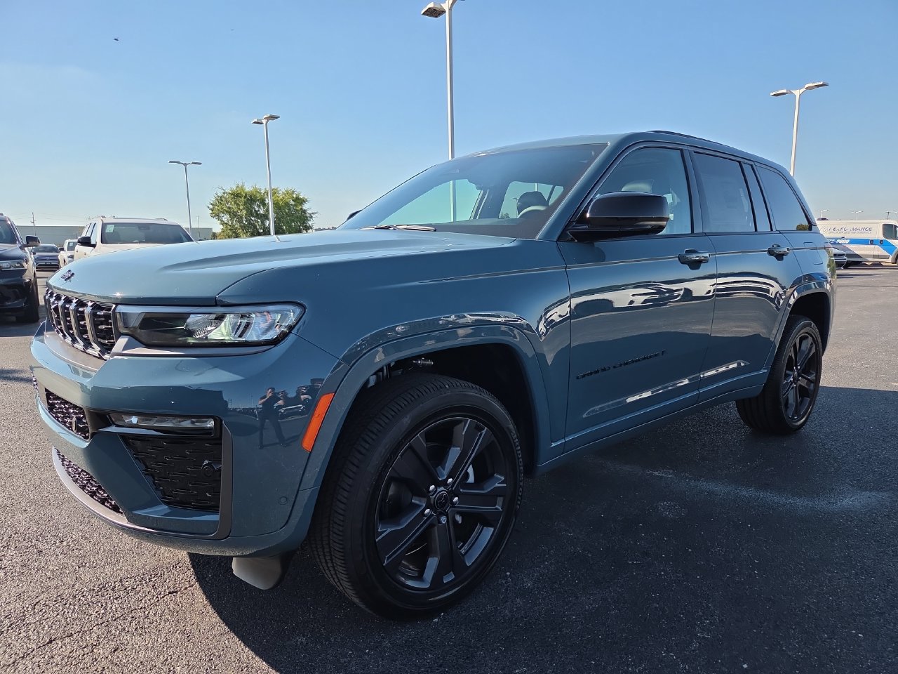 New 2027 Jeep Grand Cherokee Limited AWD/4WD image 26