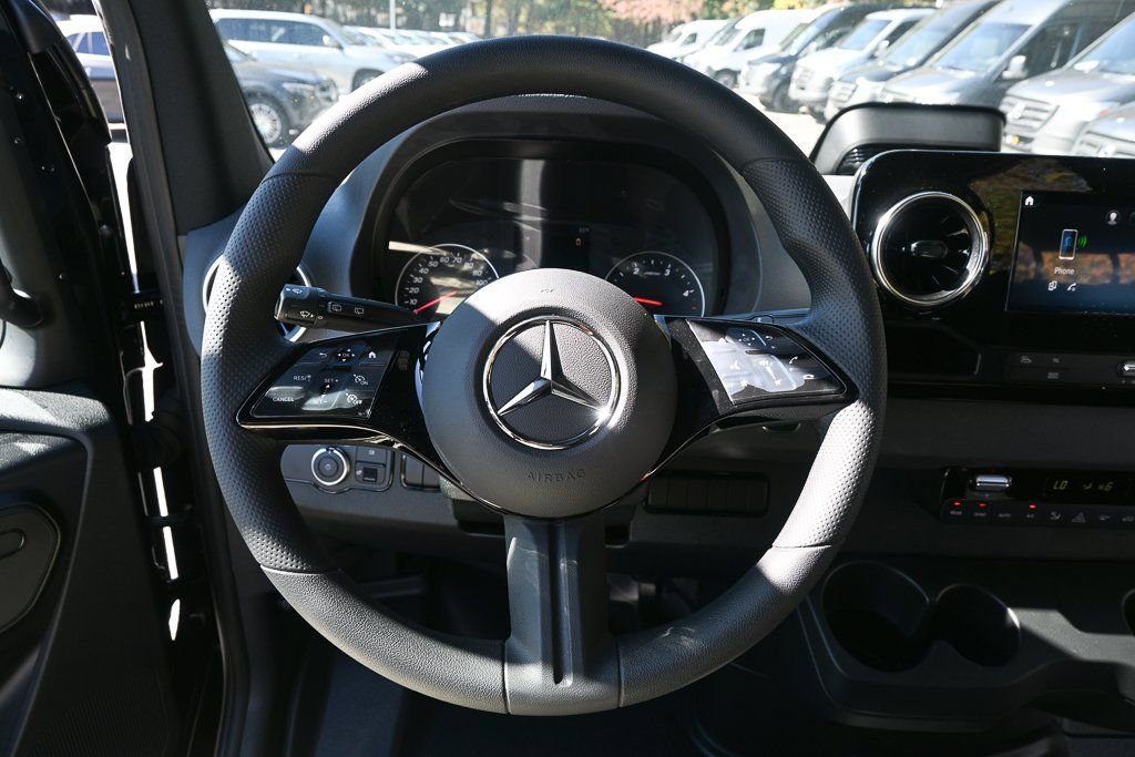 Used 2025 Mercedes-Benz Sprinter 2500 image 2