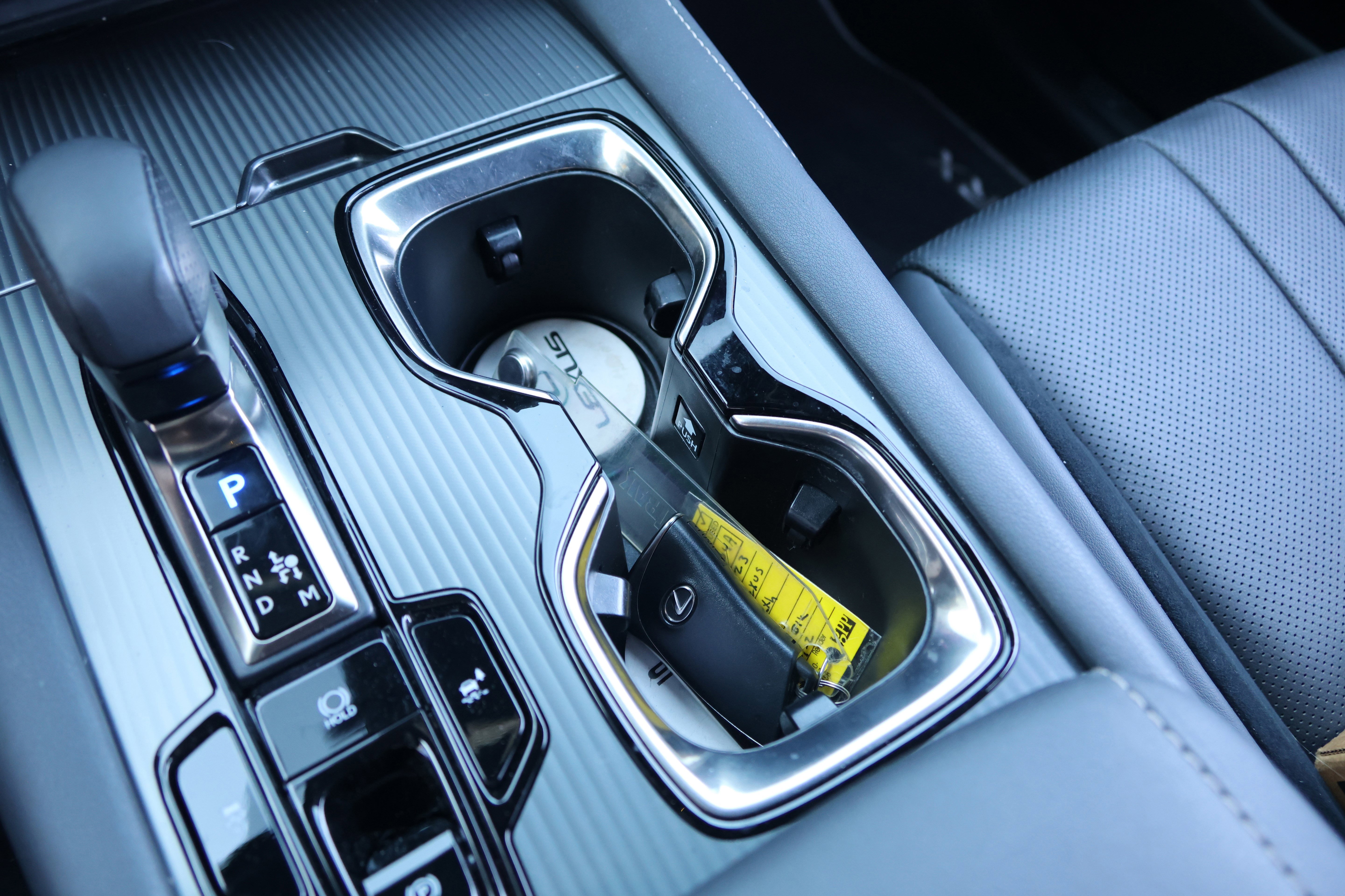 Used 2023 Lexus RX 500h F Sport w/ Cold Area Package image 32