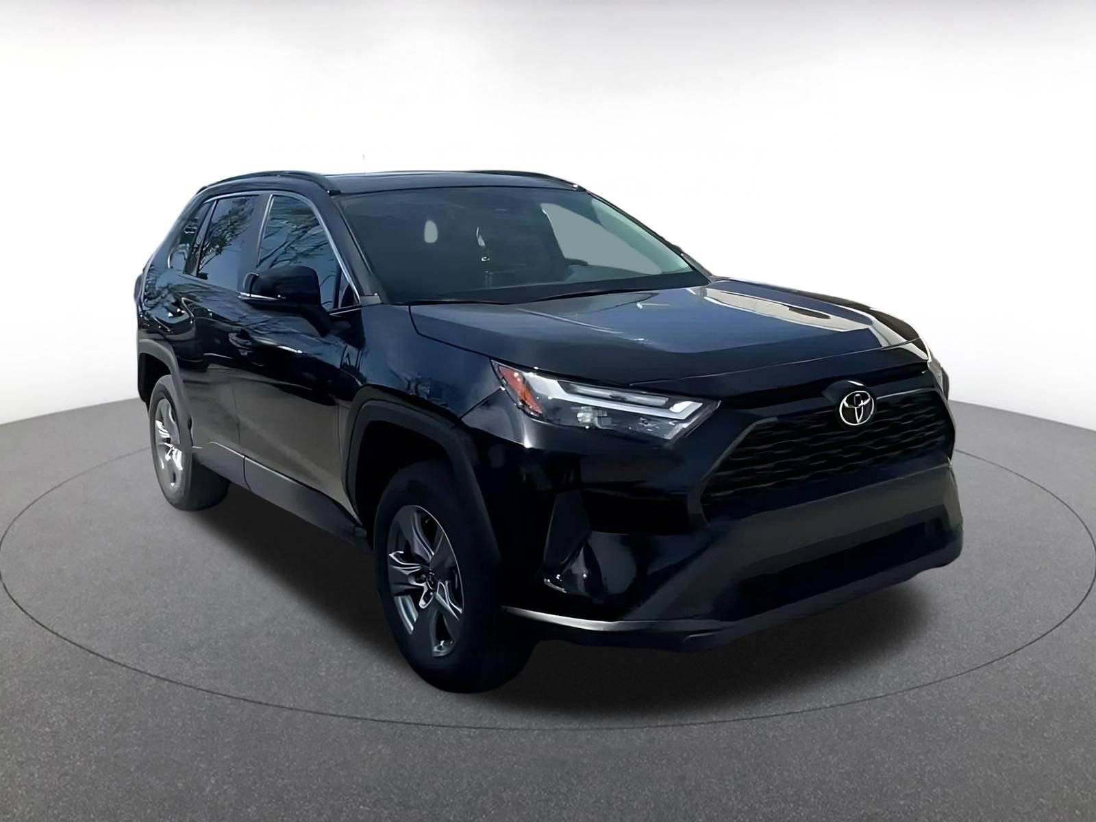 Used 2025 Toyota RAV4 XLE w/ Convenience Package image 3