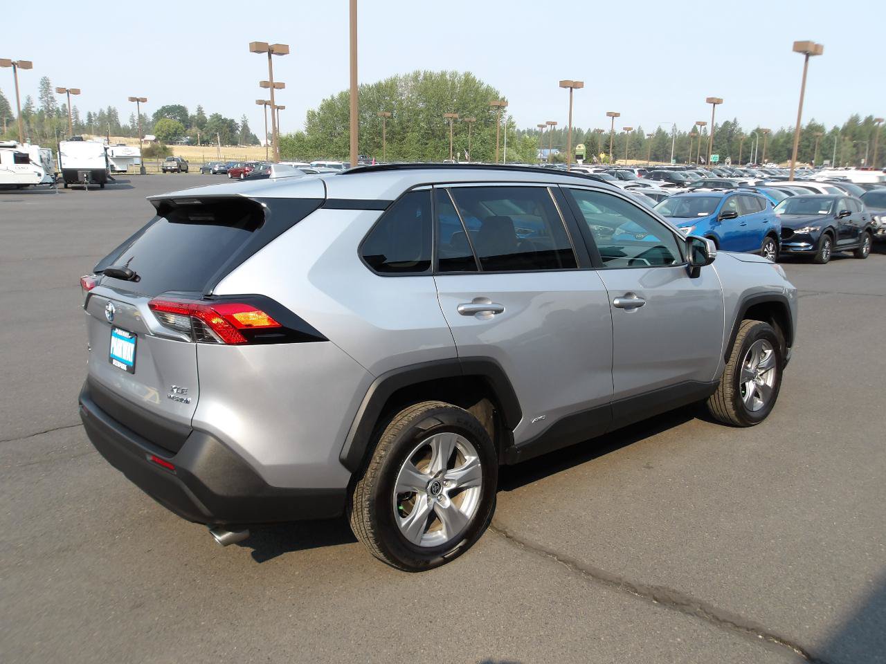 Used 2022 Toyota RAV4 XLE w/ Convenience Package AWD/4WD image 5