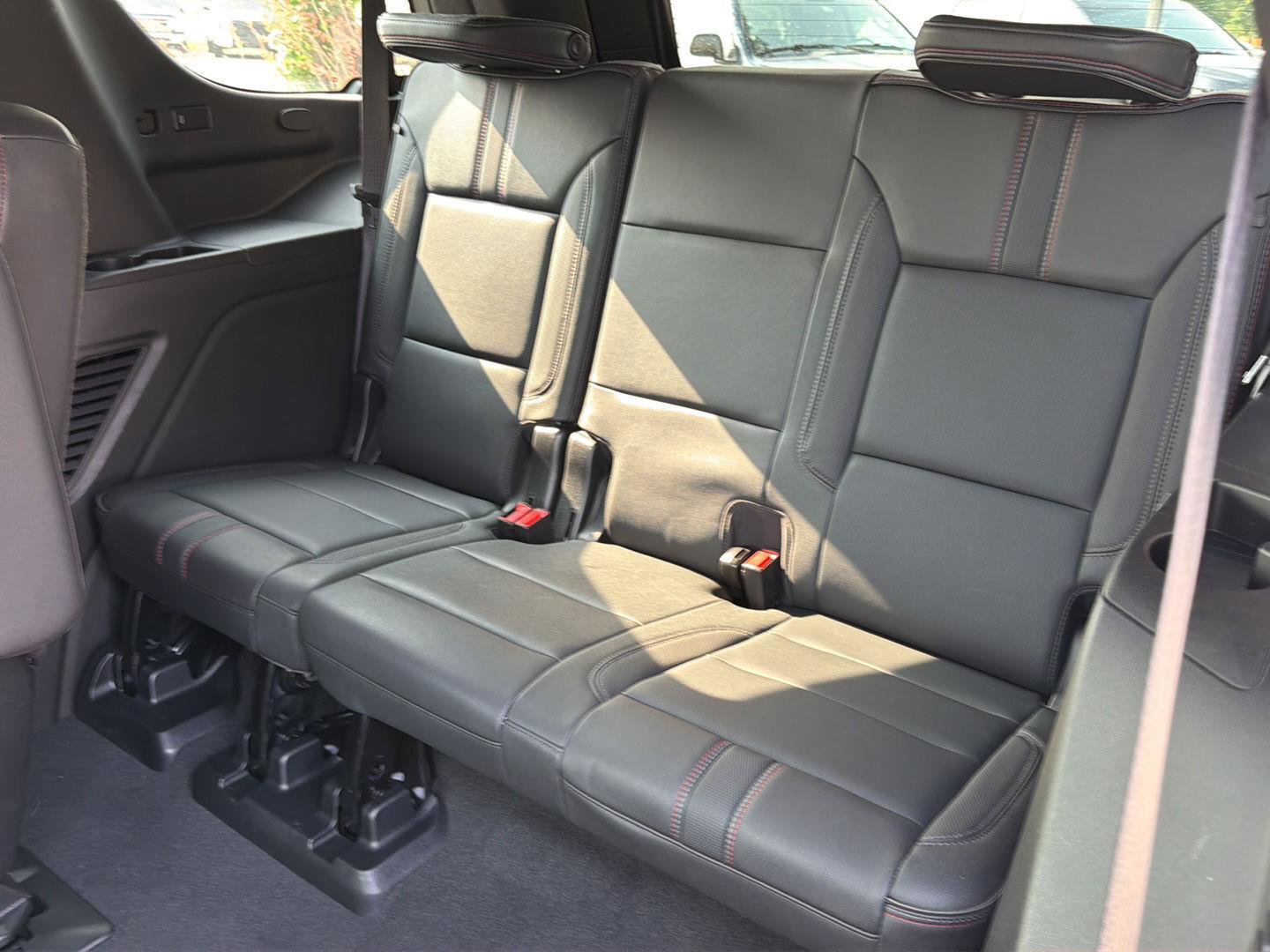 Used 2022 Chevrolet Tahoe RST w/ Luxury Package RWD image 15