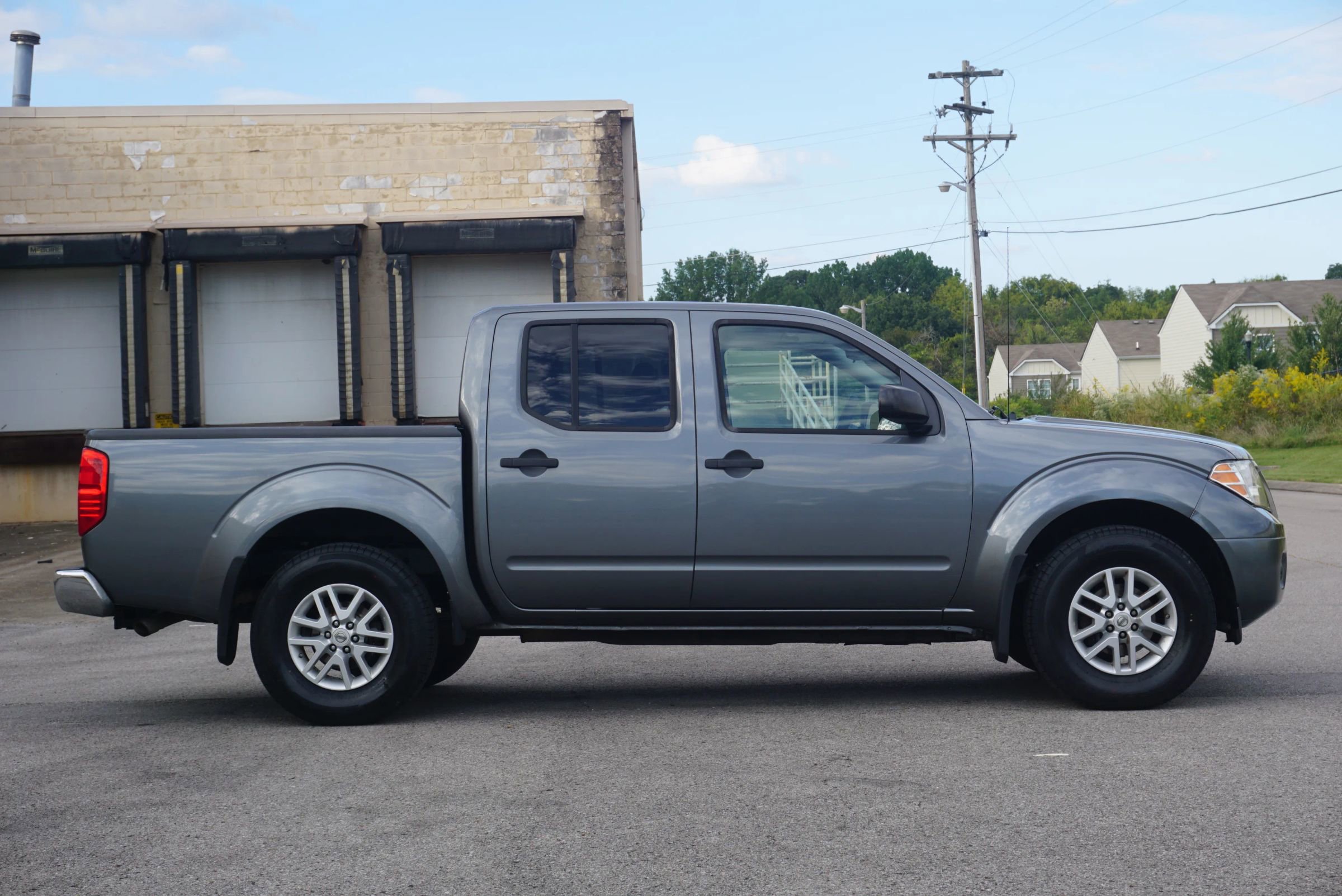 Used 2018 Nissan Frontier SV image 4