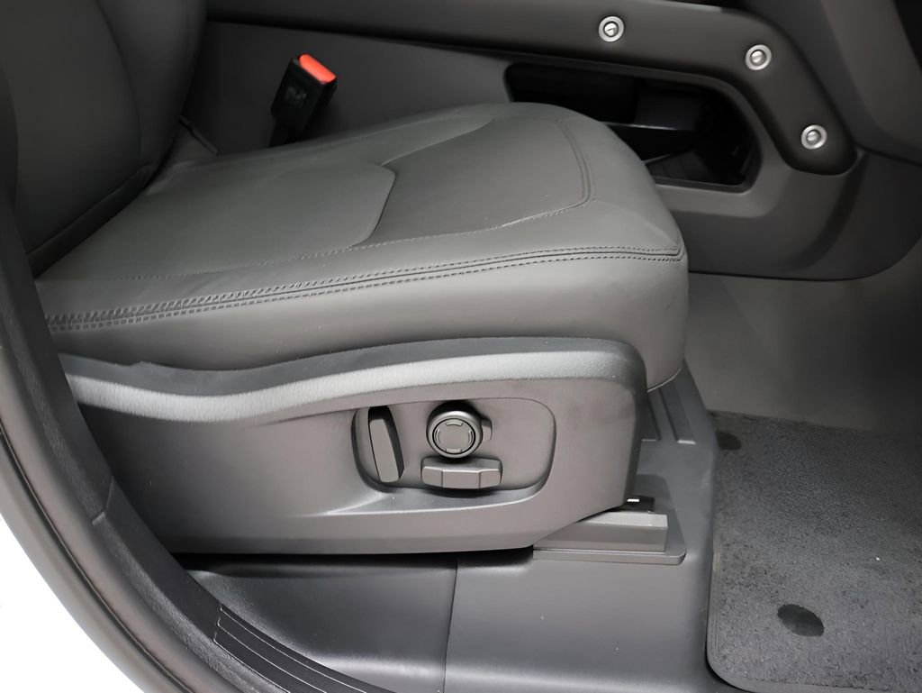 New 2025 Land Rover Defender 110 S image 11