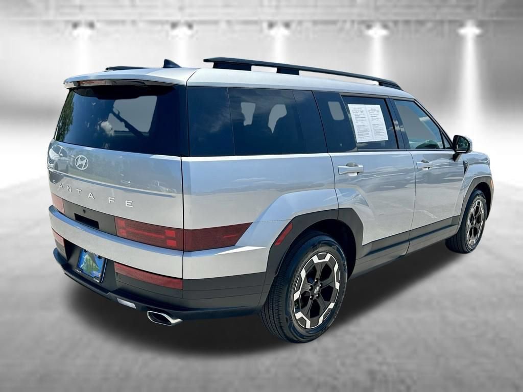 Used 2026 Hyundai Santa Fe SEL FWD image 3