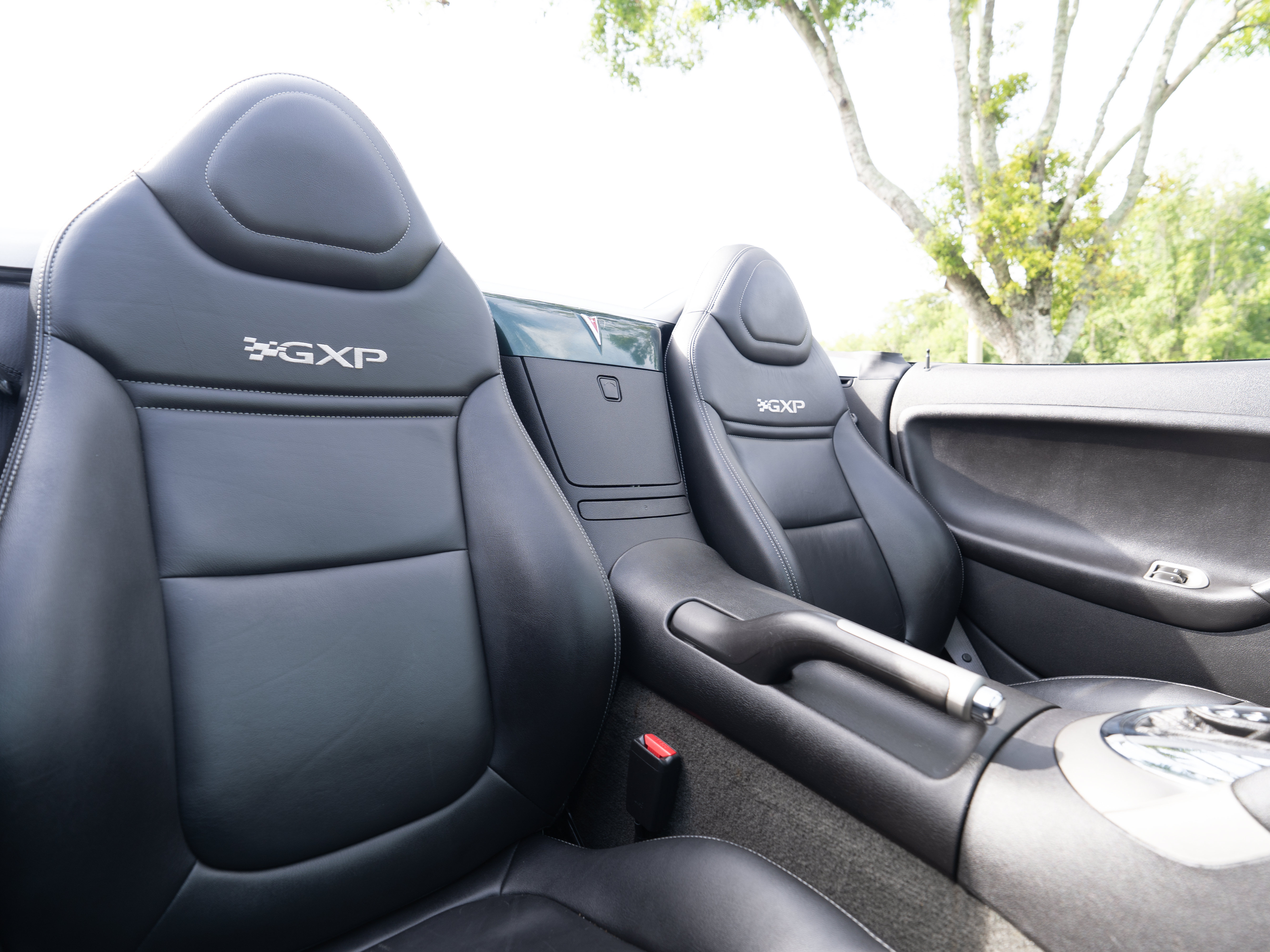 Used 2007 Pontiac Solstice GXP w/ Premium Package RWD image 9