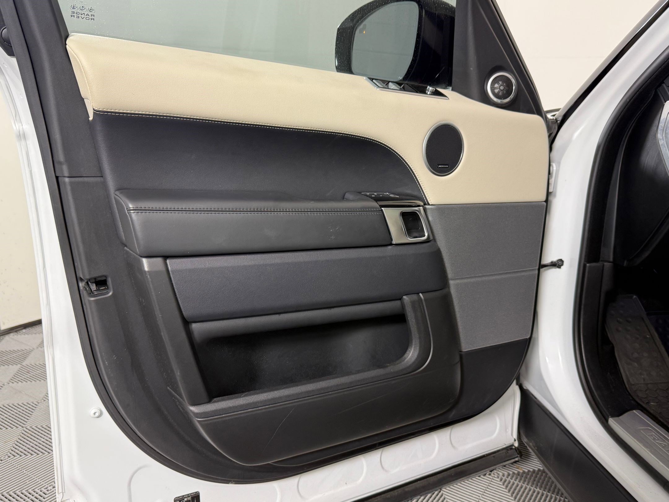 Used 2019 Land Rover Range Rover Sport HSE image 22