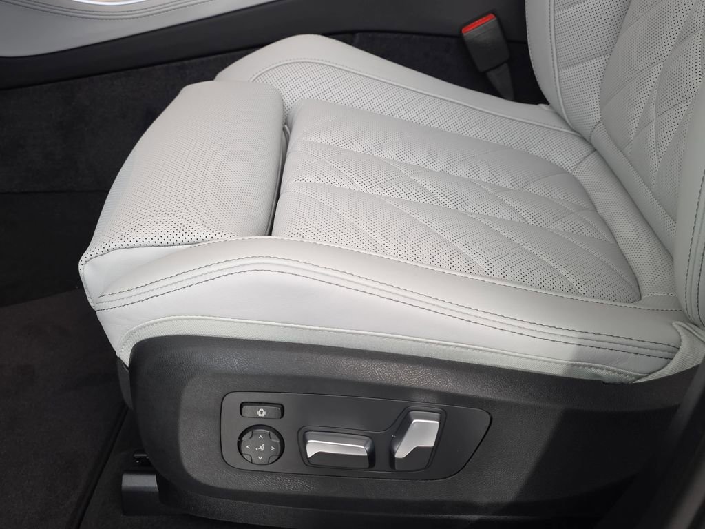 New 2026 BMW X5 xDrive40i w/ M Sport Package image 28