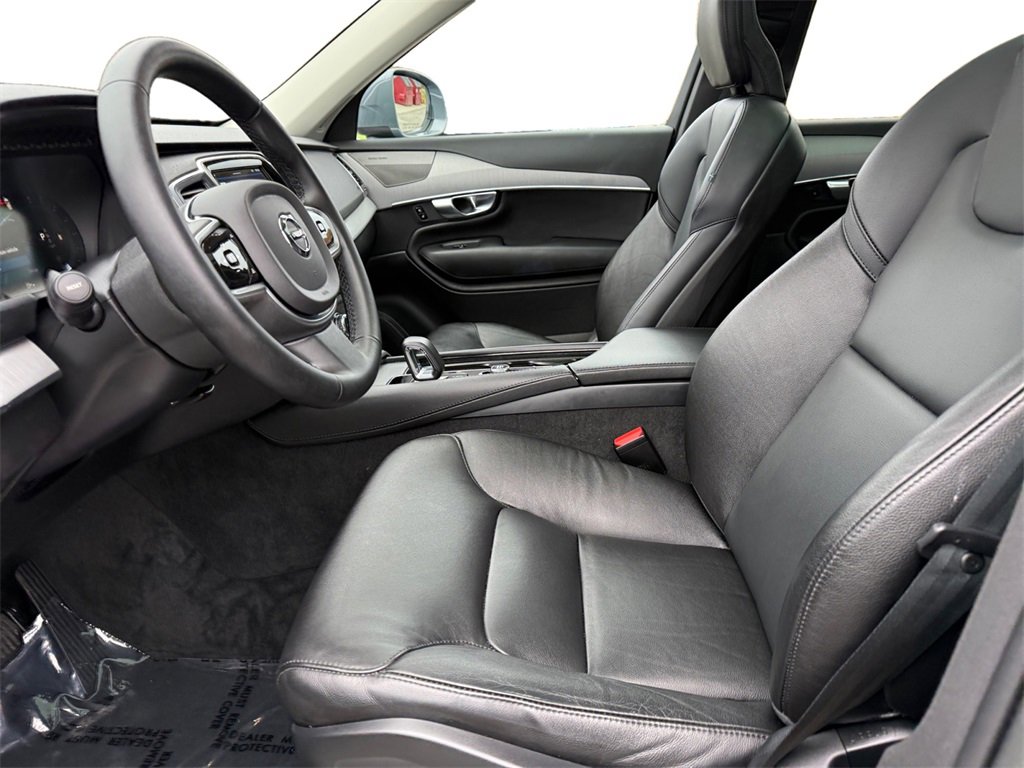 Used 2023 Volvo XC90 B5 Core w/ Climate Package image 9