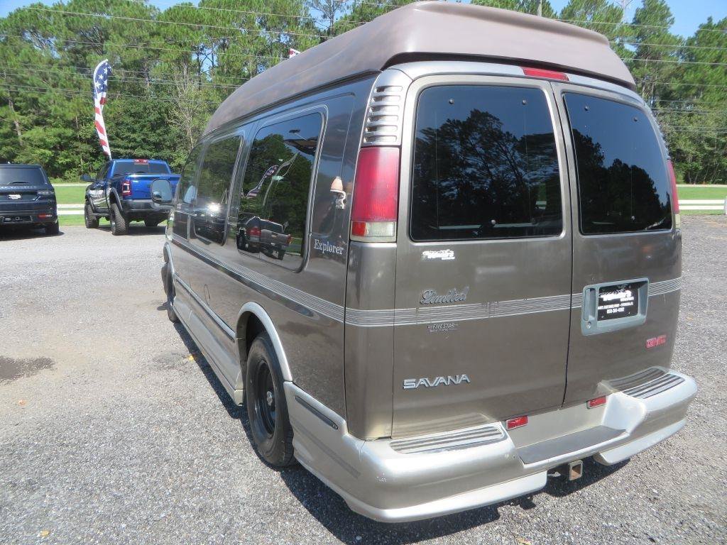 Used 2002 GMC Savana 1500 w/ SLE Marketing Option Pkg 3 RWD image 8