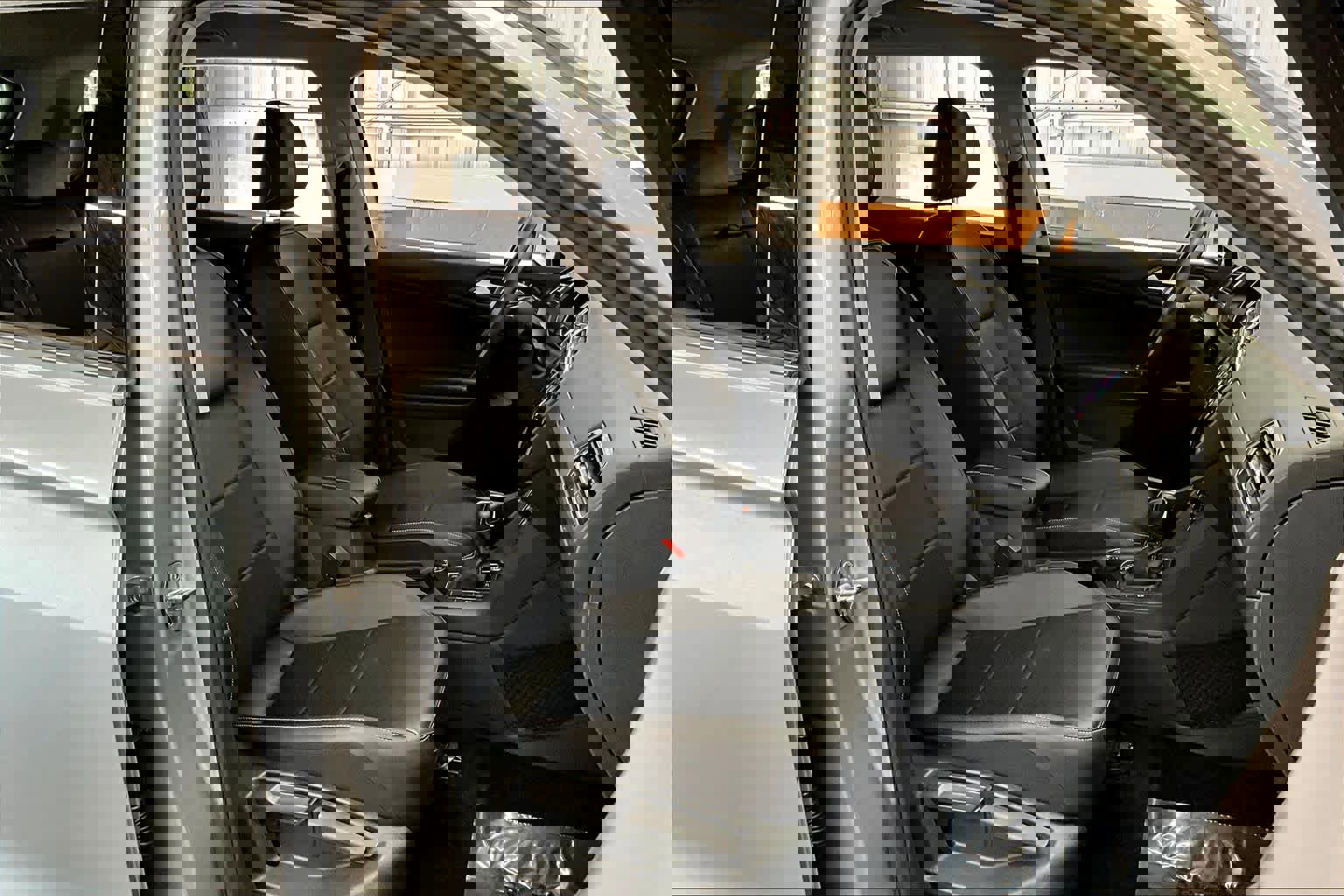 Used 2021 Volkswagen Tiguan SE image 10