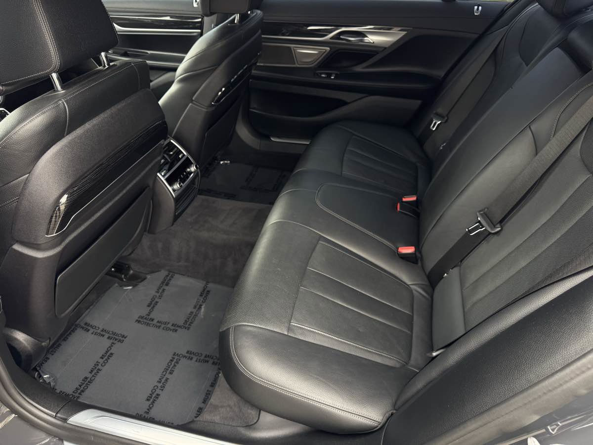 Used 2020 BMW 740i w/ M Sport Package image 18
